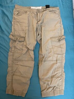 H&M Beige Cargo Pants - Neutral Casual Style women Sz 6 30”